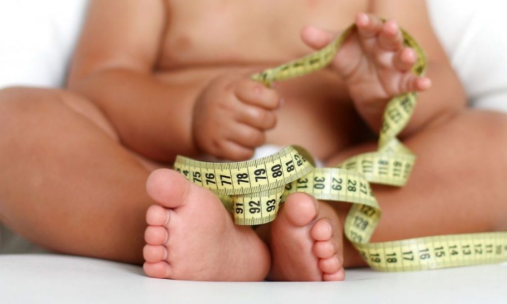 Η καισαρική τομή αυξάνει τον κίνδυνο παιδικής παχυσαρκίας