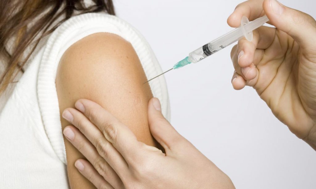 Αδιαφορία και φόβος οι λόγοι για τη μειωμένη εμβολιαστική κάλυψη